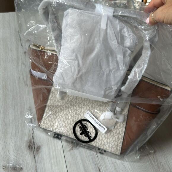MICHAEL KORS Maddie large signature top zip tote‎ handbag vanilla/brown NWT pkg - Picture 6 of 7